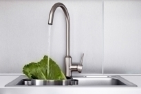 ברזים, סוללות ומערכות מקלחת